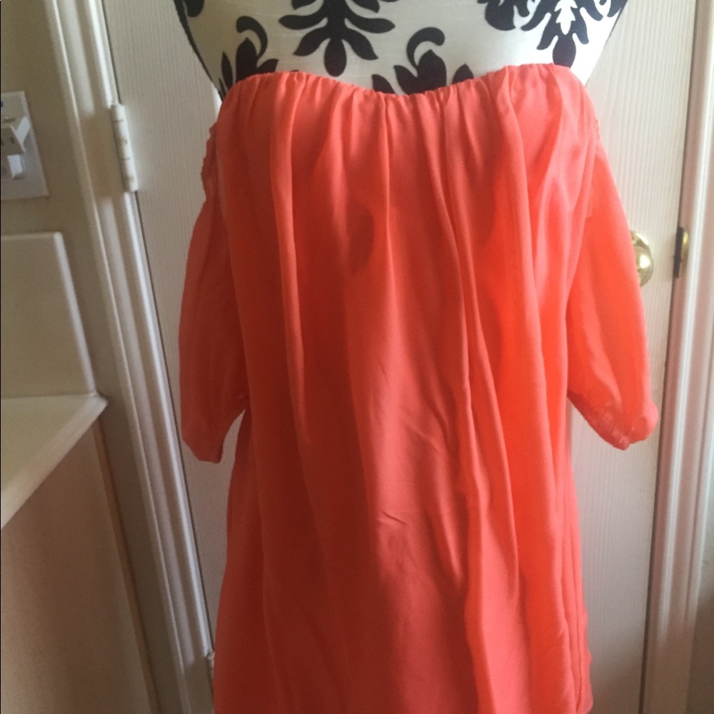 Bebe Strapless flowy dress